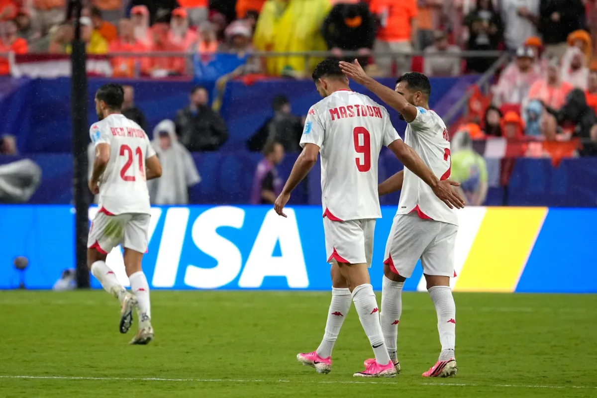 وزير الرياضة التونسي يلتقي مسؤولي اتحاد الكرة بعد كأس العالم 2026