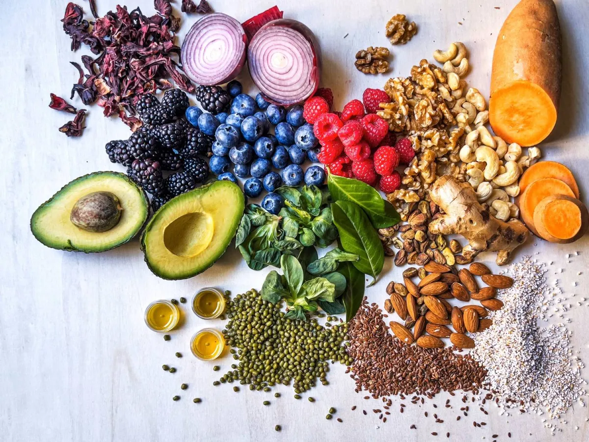 من الشاي الأخضر إلى المحار... أطعمة تعزز صحة عينيك