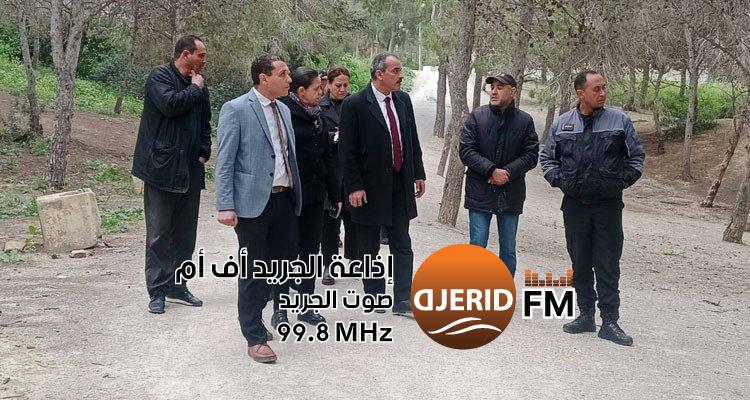 "والي أريانة يكشف تدهور منتزه النحلي: حالة مؤسفة وغياب التجهيزات اللازمة" والي أريانة يعاين الحالة الرثة لمنتزه النحلي وتهرؤ تجهيزاته