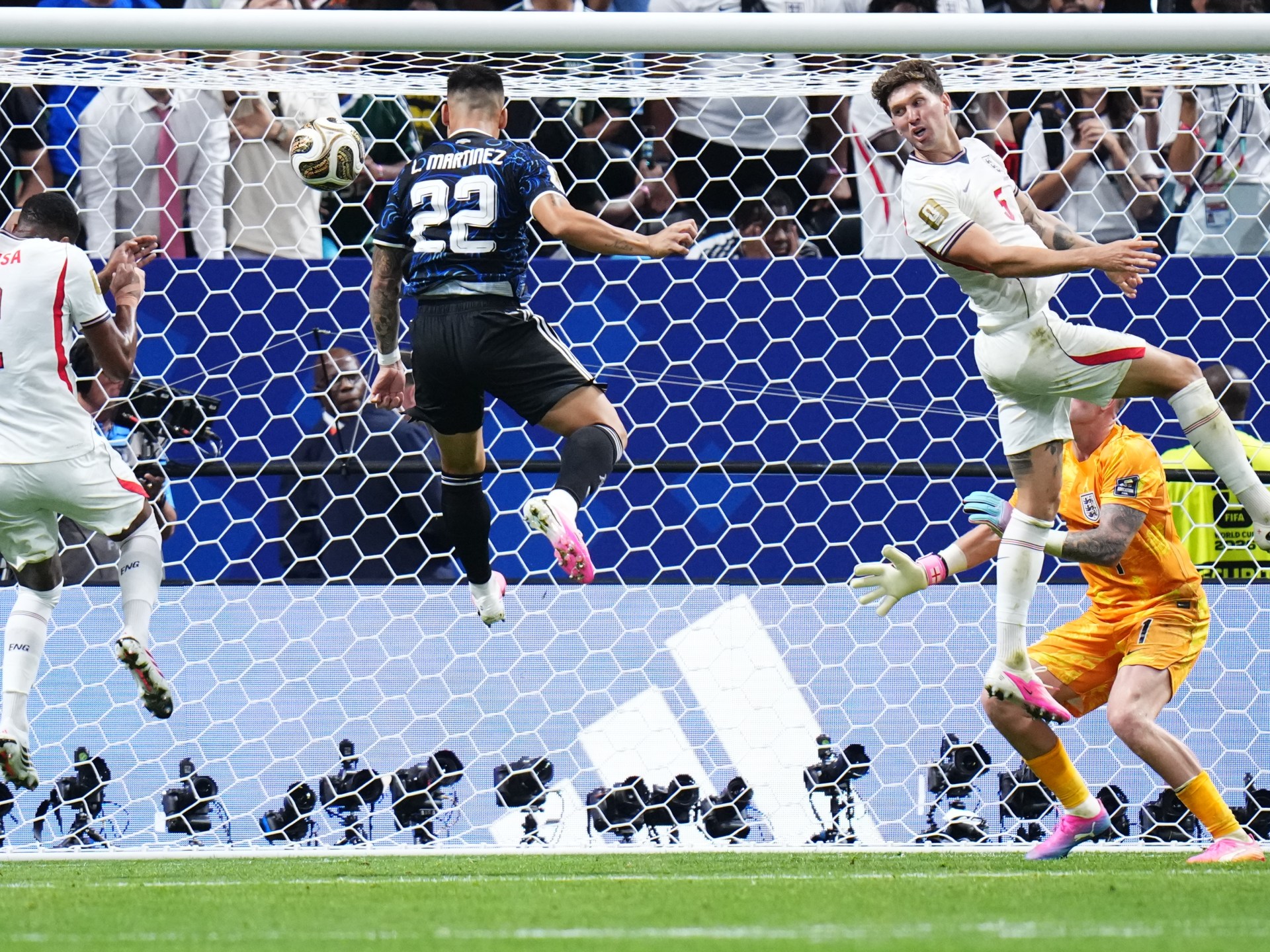 لاوتارو مارتينيز لاعب إنتر ميلان يحتفل بهدف في كأس العالم 2026