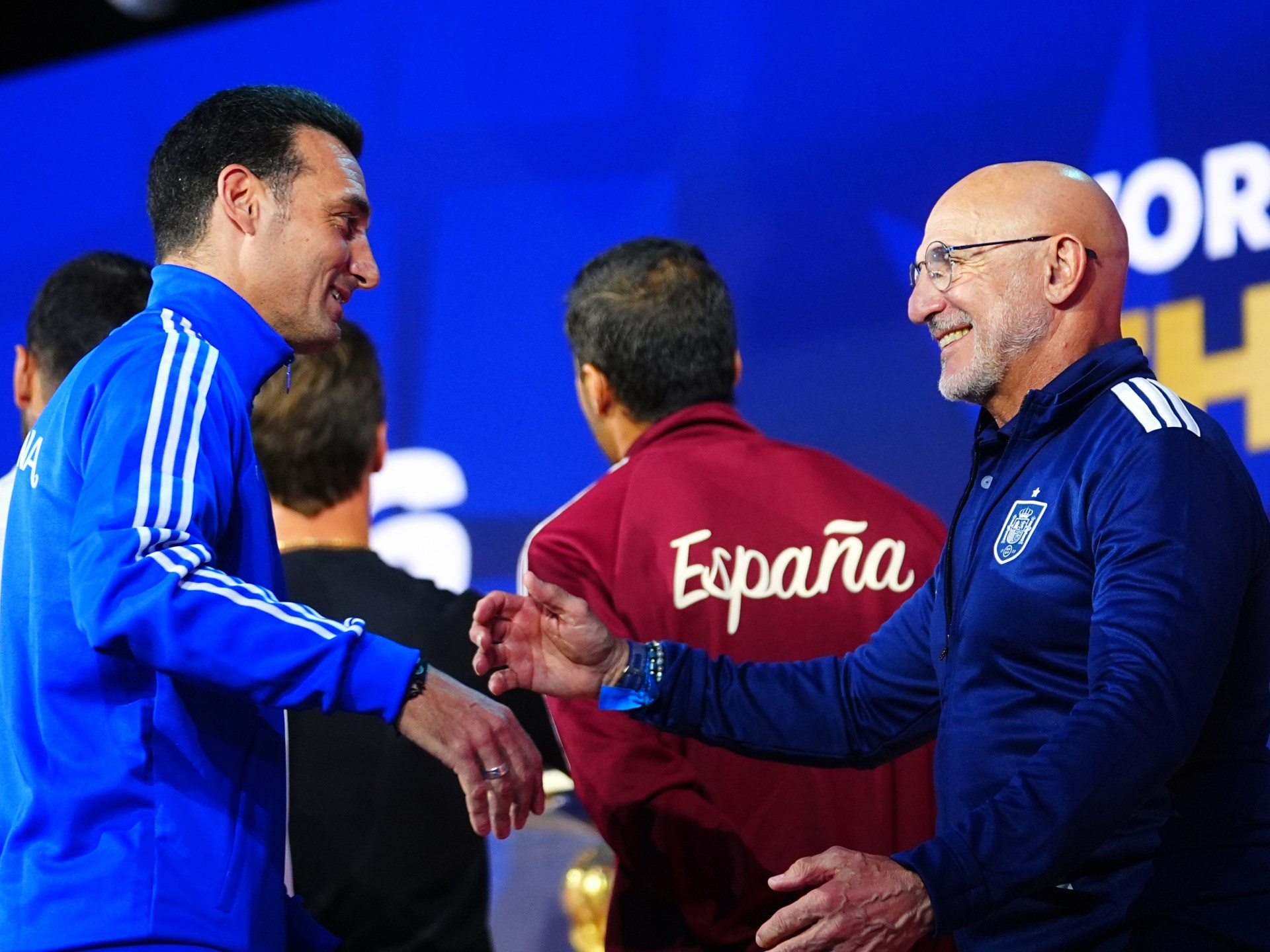إسبانيا تستقر والأرجنتين في حيرة.. تشكيلتا نهائي كأس العالم 2026 بين التكتيك والغرائب تشكيلة منتخبي إسبانيا والأرجنتين في نهائي كأس العالم 2026