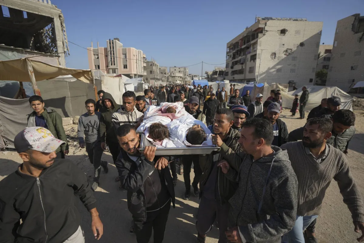 «حرب غزة» أودت بحياة أكثر من 13 ألف طفل فلسطيني «حرب غزة» أودت بحياة أكثر من 13 ألف طفل فلسطيني