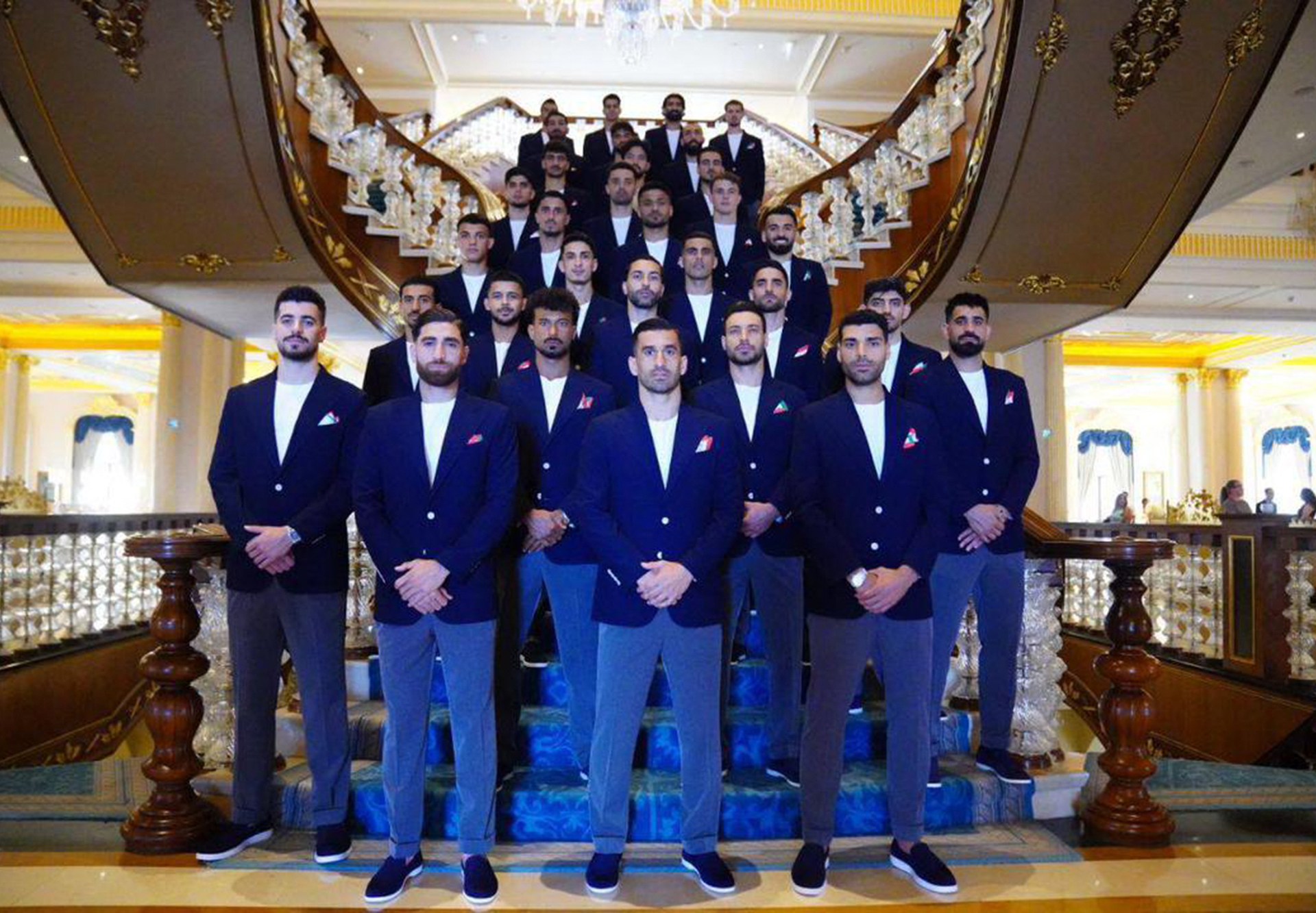 تقبيل المصحف وألعاب نارية في وداع إيران وباراغواي لكأس العالم 2026
