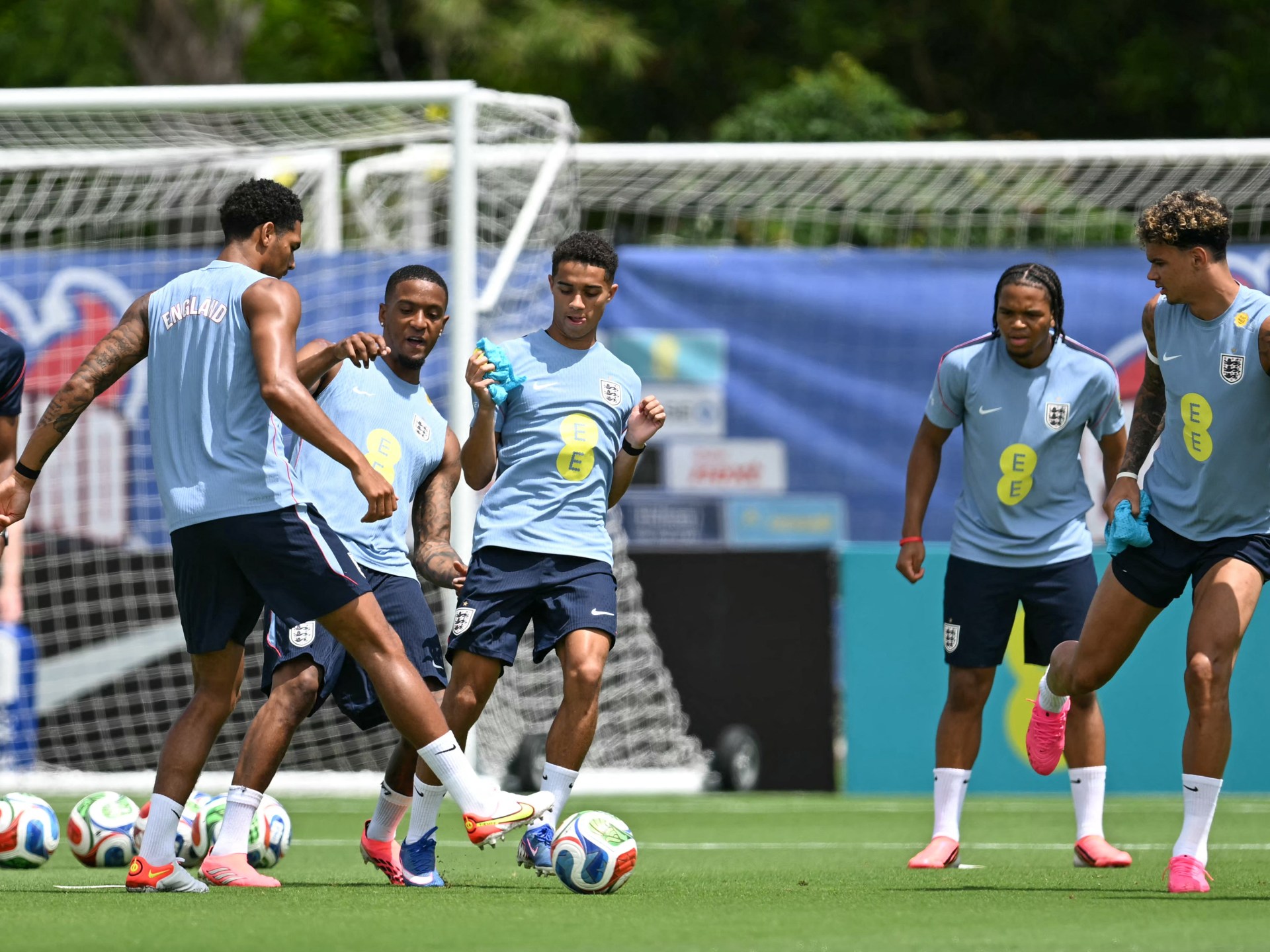 حادث إطلاق نار قرب معسكر إنجلترا بكأس العالم 2026