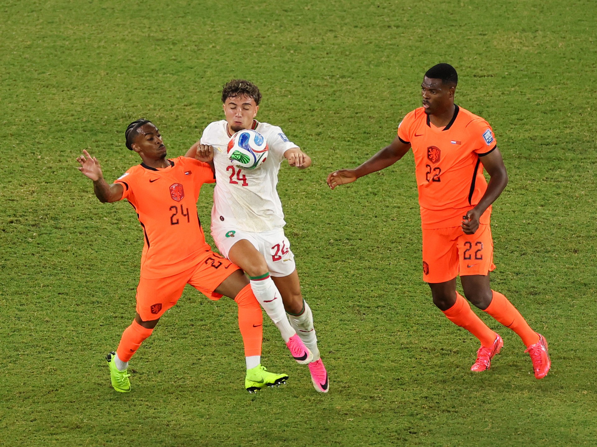 الثنائي المغربي العيناوي وبوعدي في كأس العالم 2026