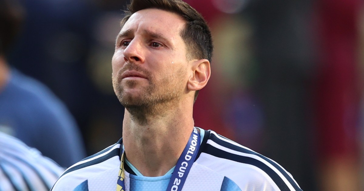 ليونيل ميسي يحمل كأس العالم 2026 مع المنتخب الأرجنتيني