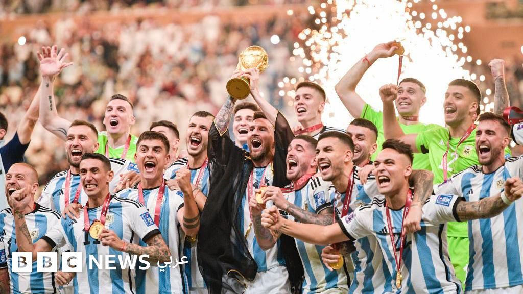 مشجعون يمارسون طقوساً غريبة أثناء كأس العالم 2026