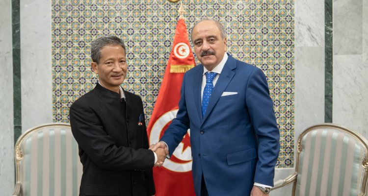 "وزير الخارجية يستقبل سفير الهند في تونس لتعزيز العلاقات الثنائية" وزير الخارجية يستقبل سفير الهند بتونس