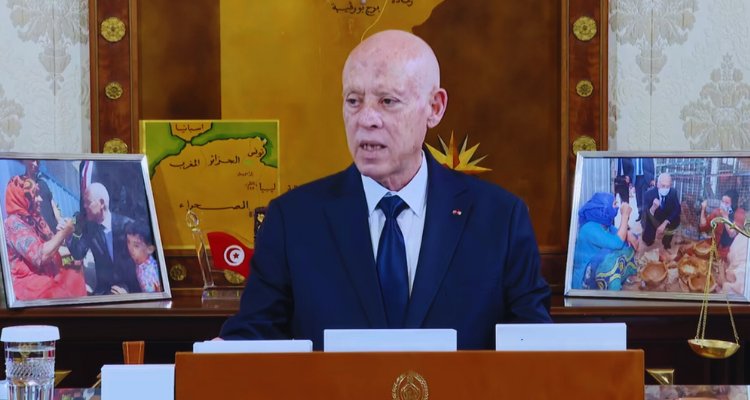 الرئيس سعيّد يحث على إزالة العقبات ودعم الشركات الأهلية ضد التهميش الرئيس سعيّد يوصي بتذليل العقبات والتصدي لمحاولات ترذيل الشركات الأهلية