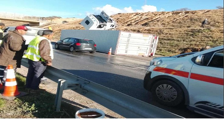 إعادة فتح الطريق السيارة بين مجاز الباب والعاصمة لاستئناف حركة المرور عودة حركة المرور إلى الطريق السيارة بين مجاز الباب والعاصمة