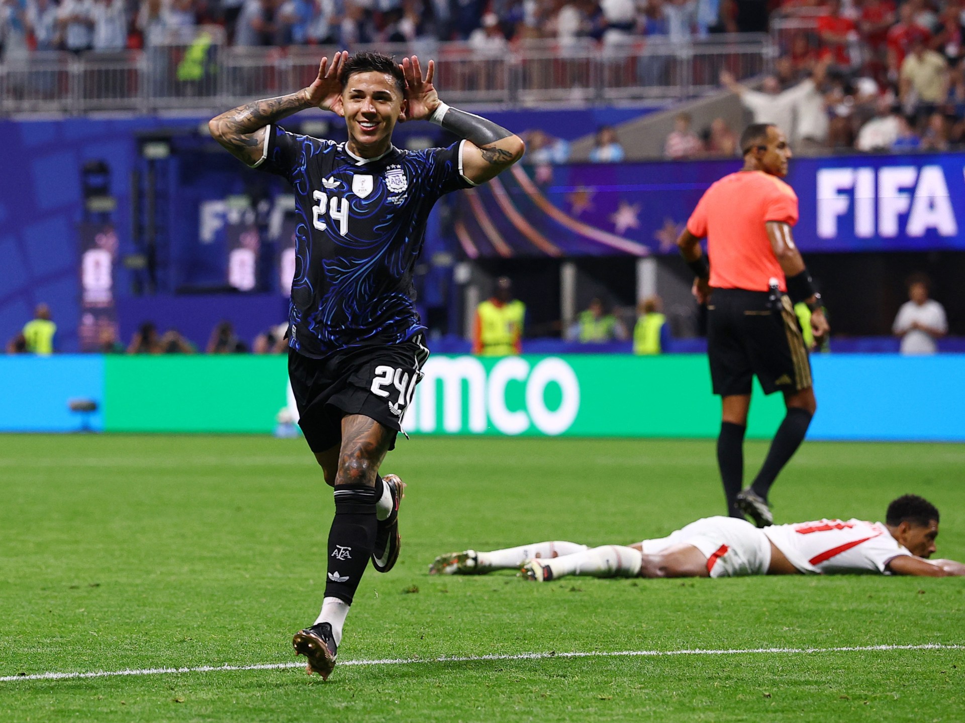 لاعبو الأرجنتين يحتفلون بهدف متأخر في كأس العالم 2026