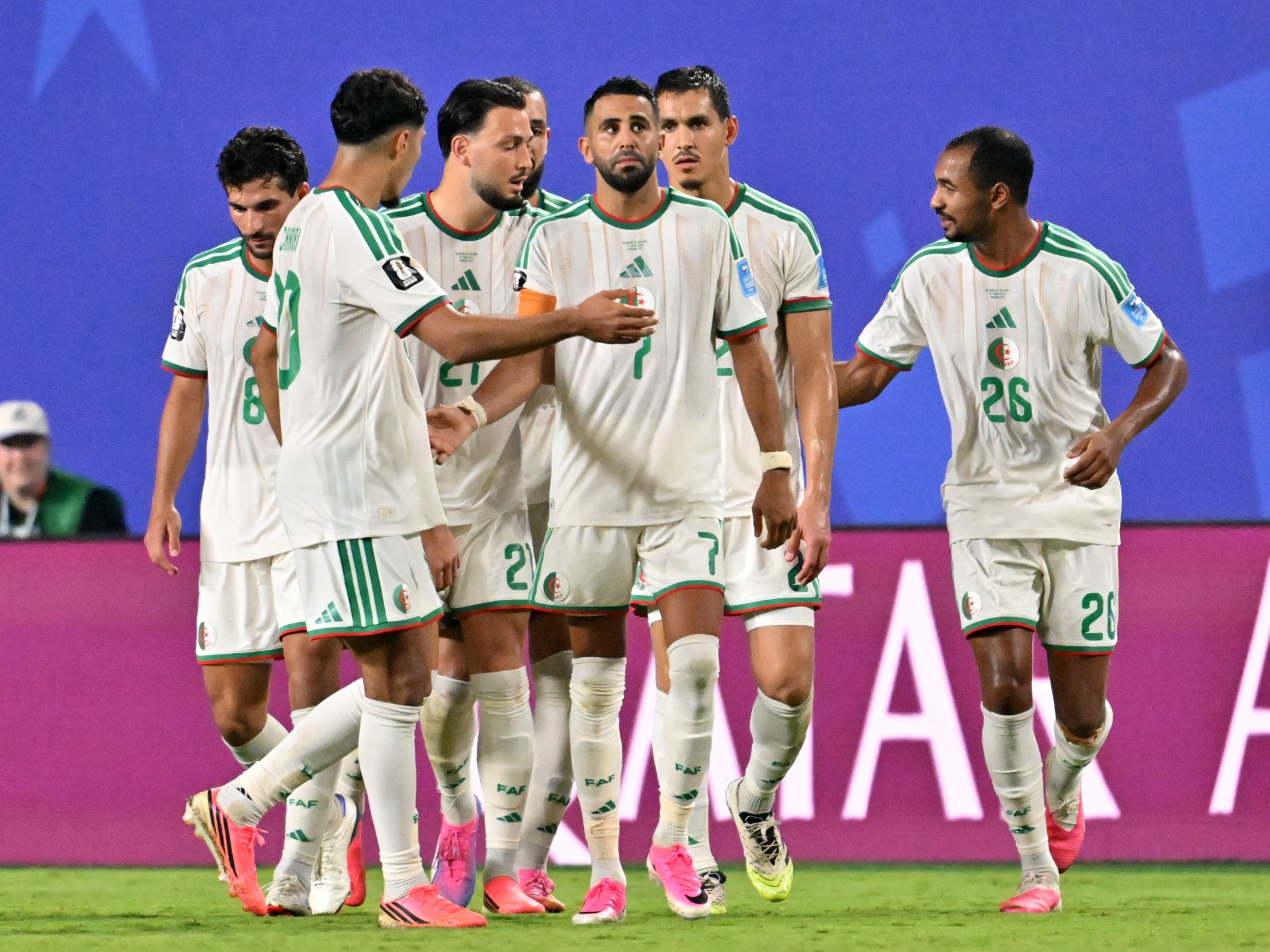منتخب الجزائر يتدرب استعداداً لمواجهة سويسرا في كأس العالم 2026