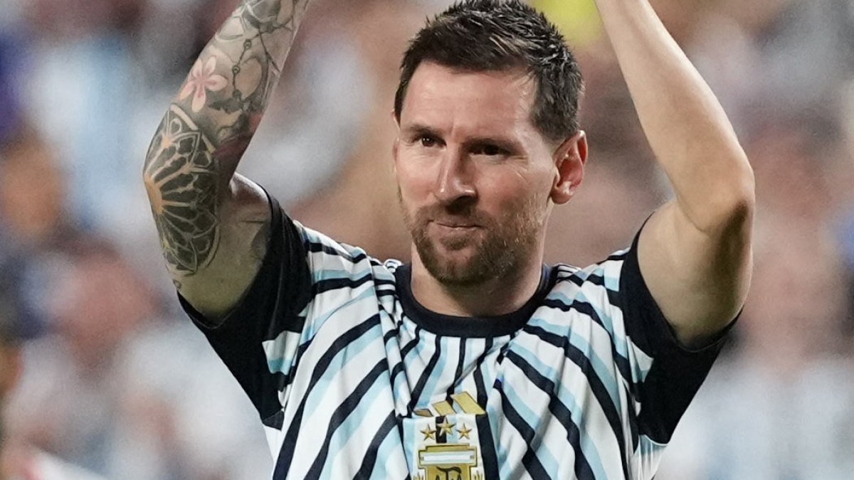 ليونيل ميسي يبكي خلال مباراة الأرجنتين والجزائر كأس العالم 2026