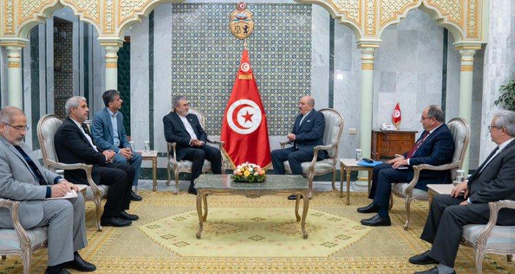"اجتماع استثنائي: وزير الخارجية يتواصل مع رئيس لجنة الأمن القومي والسياسة الخارجية في مجلس الشورى الإيراني" وزير الخارجية يلتقي رئيس لجنة الأمن القومي والسياسة الخارجية بمجلس الشورى الإسلامي الإيراني