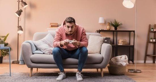اليوم العالمي للرجل: 4 أسباب تجعلك تتركه يستمتع باللعب على بلاي ستيشن بحرية! اليوم العالمى للرجل.. 4 أسباب تخليكى تسيبيه يلعب بلاى ستيشن براحته