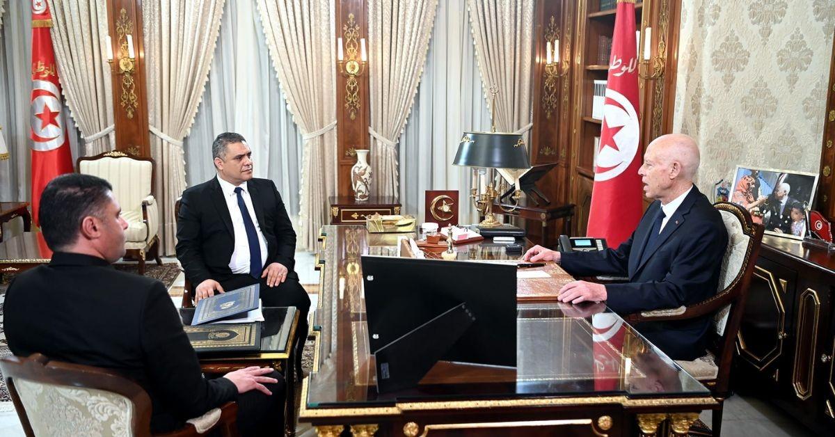 تفاصيل نجاحات تفكيك الشبكات الإجرامية في لقاء حاسم بين الرئيس ووزير الداخلية وكاتب الدولة للأمن نتائج عمليات تفكيك الشبكات الاجرامية في لقاء الرئيس بوزير الداخلية وكاتب الدولة للأمن