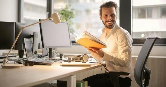 عندما يأتي النجاح في اللحظة الأخيرة: 3 أبراج تحقق أهدافها رغم التشتت! بينشغلوا في أي حاجة إلا شغلهم.. 3 أبراج بتخلص التارجت في اللحظة الأخيرة
