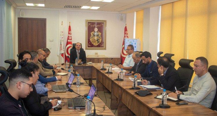 "هيئة الإنتخابات تستكشف مشروع نظام الجوال وتعلن عن إنشاء مركز نداء دائم لتعزيز التواصل" هيئة الإنتخابات تتدارس مشروع منظومة الجوال وإحداث مركز نداء قار