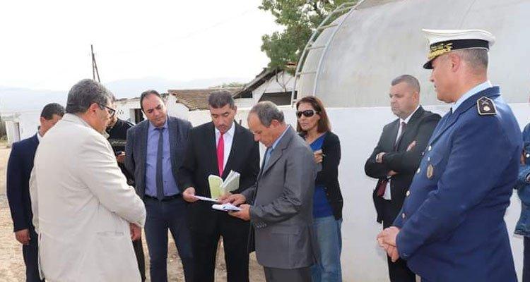 "والي جندوبة يعكف على مراجعة مؤيدات الصرف الإداري والمالي للمركب الفلاحي الكدية" والي جندوبة يأمر بالتثبت في مؤيدات التصرف الإداري والمالي للمركب الفلاحي الكدية