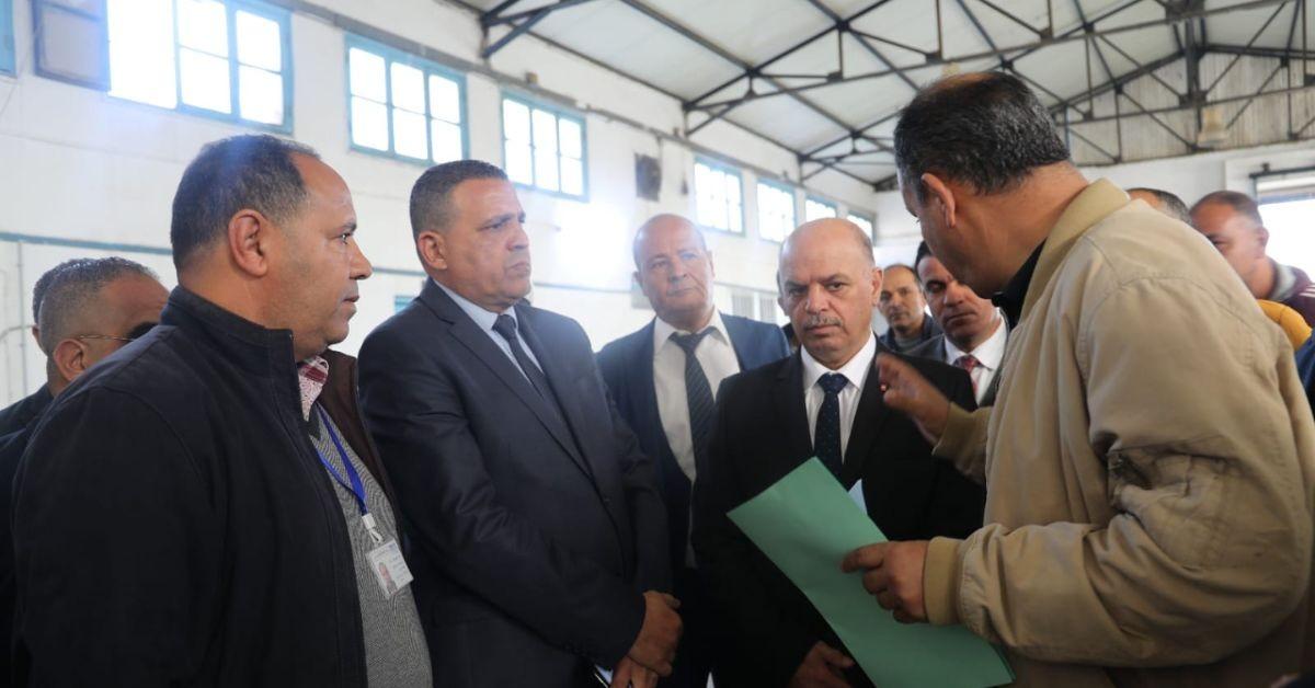 وزير النقل يقر جملة من الإجراءات لفائدة ولايات سيدي بوزيد وقفصة توزر